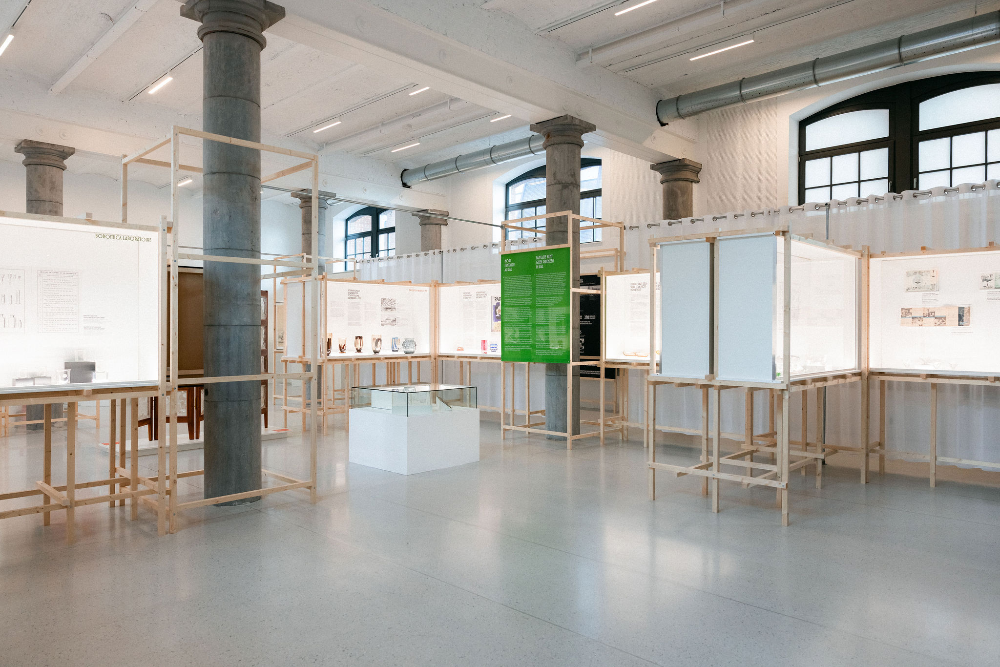 Val Saint Lambert — Scénographie muséale — vitrines musée réutilisables — vue 3 — Design With Genius, Liège Belgique
